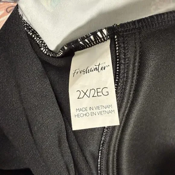 Freshwater Molded Cup Tankini Top Women's Size 2X Black & Floral Print - Picture 5 of 6